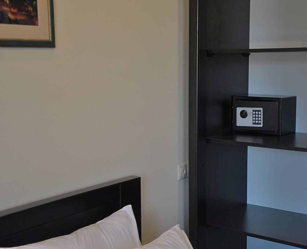 Gold Star Hotel Tbilisi Buitenkant foto