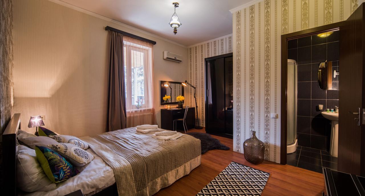 Gold Star Hotel Tbilisi Buitenkant foto