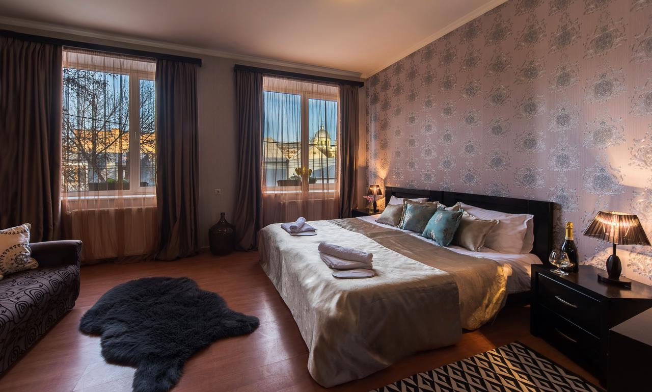 Gold Star Hotel Tbilisi Buitenkant foto